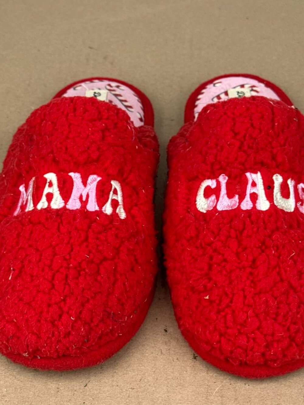 Dearfoams Mama Claus Slippers Men's Women's Xl 11-12 Red Sherpa Christmas Candy